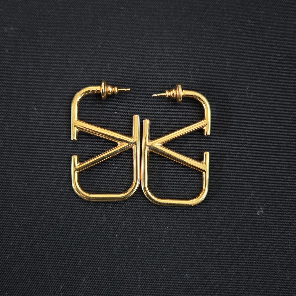 Elegant Gold Geometric Earrings